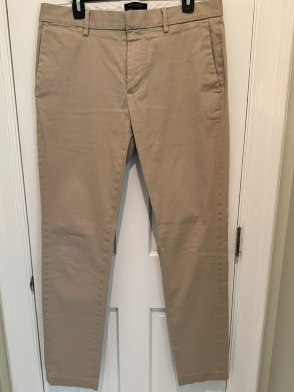 Banana Republic Fulton Chino, 33x34, khaki